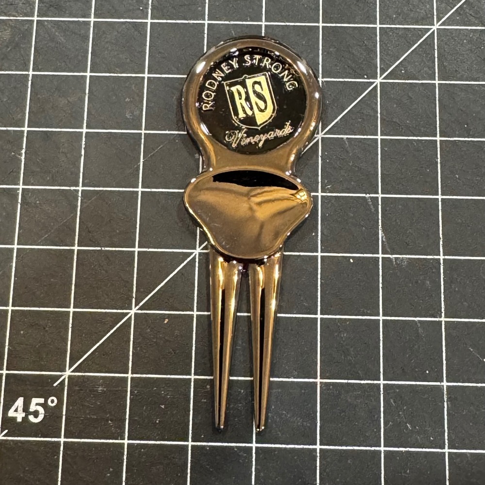 Rodney Strong Vineyards Golf Divot Tool Magnetic Ball‎ Marker Mobile Pro Shop